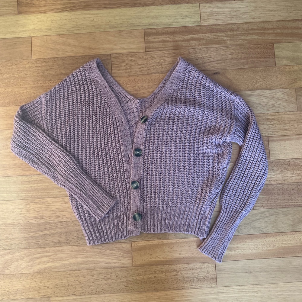 Knitted croped buttoned sweater - Picture 1 of 3